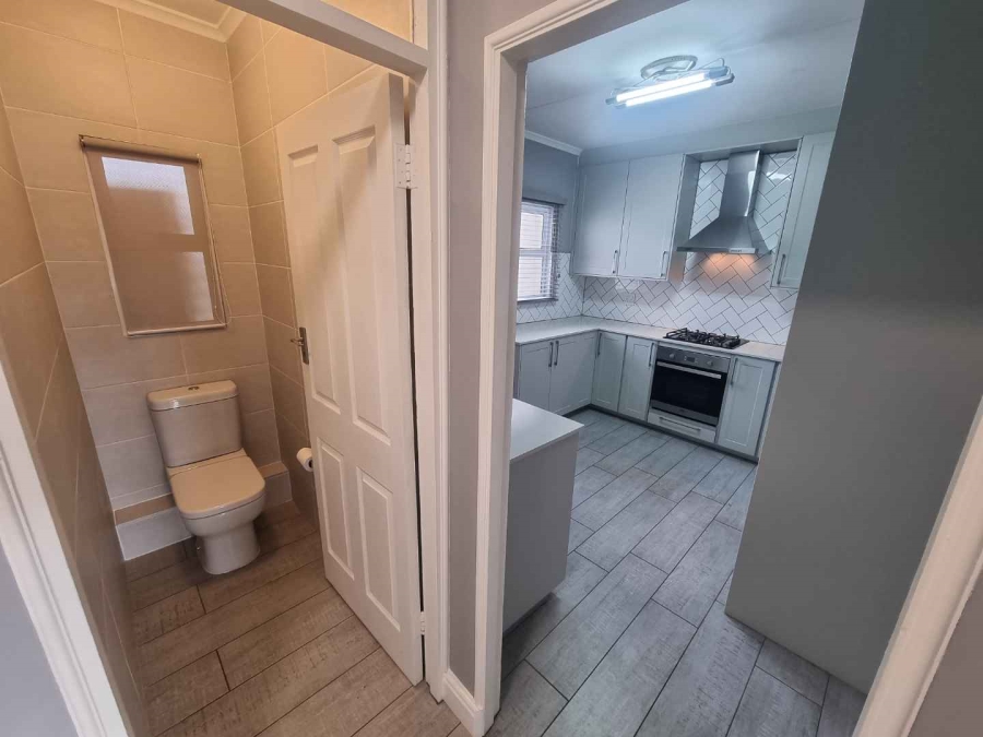 2 Bedroom Property for Sale in Claremont Western Cape